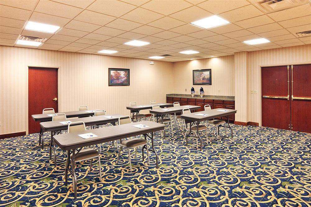 Holiday Inn Express & Suites Midwest City By Ihg Зручності фото