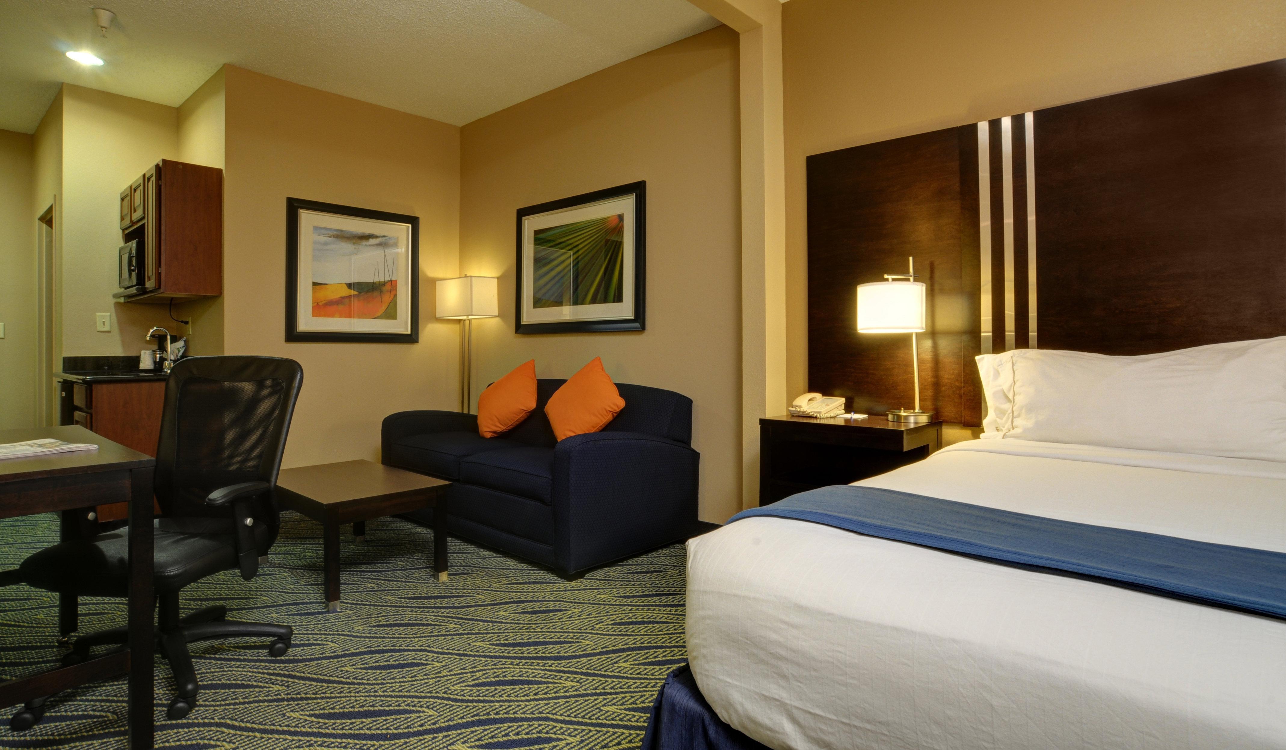 Holiday Inn Express & Suites Midwest City By Ihg Екстер'єр фото