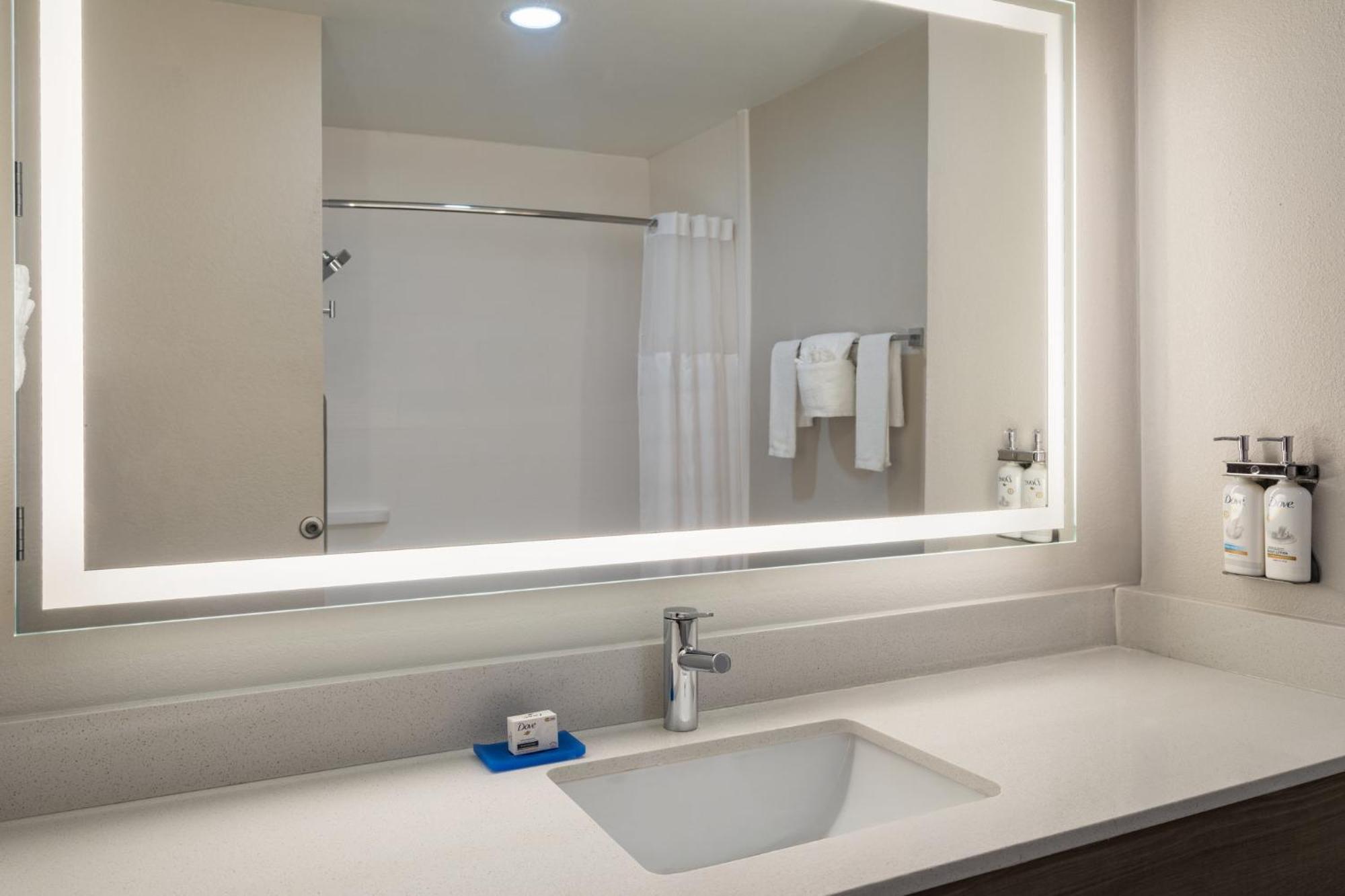 Holiday Inn Express & Suites Midwest City By Ihg Екстер'єр фото